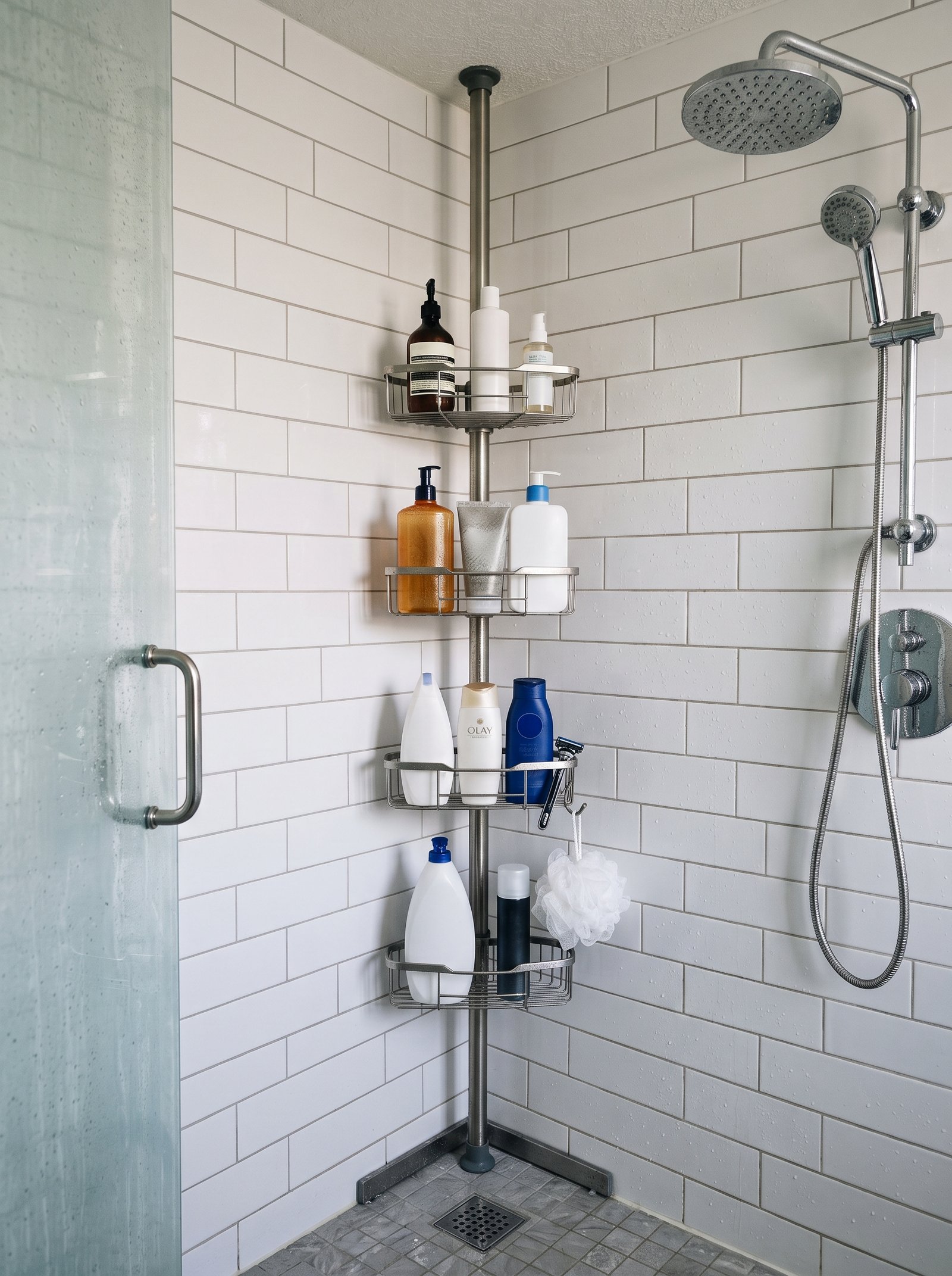 Corner shower caddy that doesn't fall